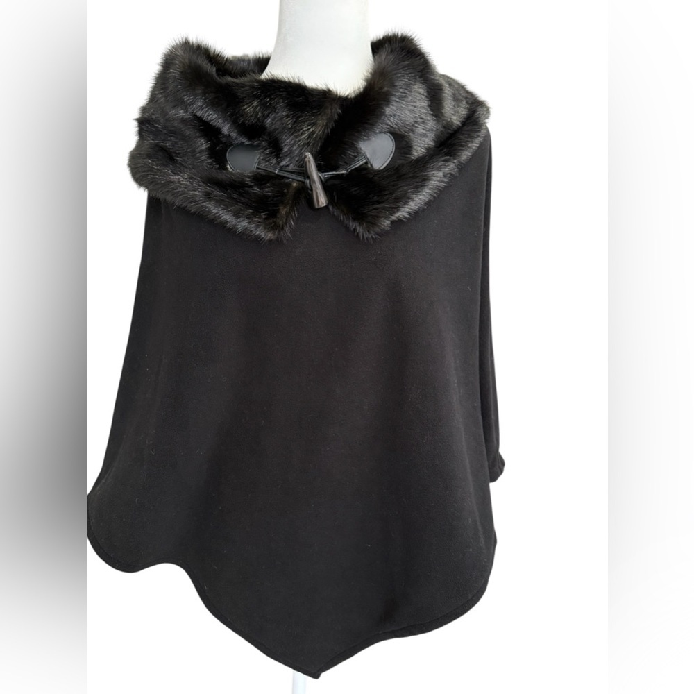 MIXIT Black Fleece Cape Poncho Faux Fur Collar Toggle One Size Winter Wrap NWOT
